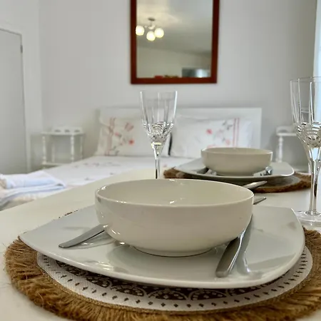 Apartamento Modern Minimalist With Essential Comfort *